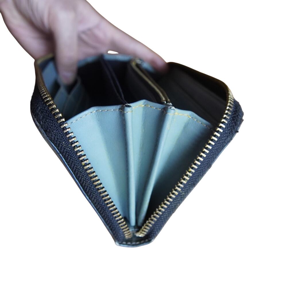 Marc Jacobs Wallet Blue Zip Around Pebbled Leather Quiet Luxury Gold Hardware - Picture 11 of 14